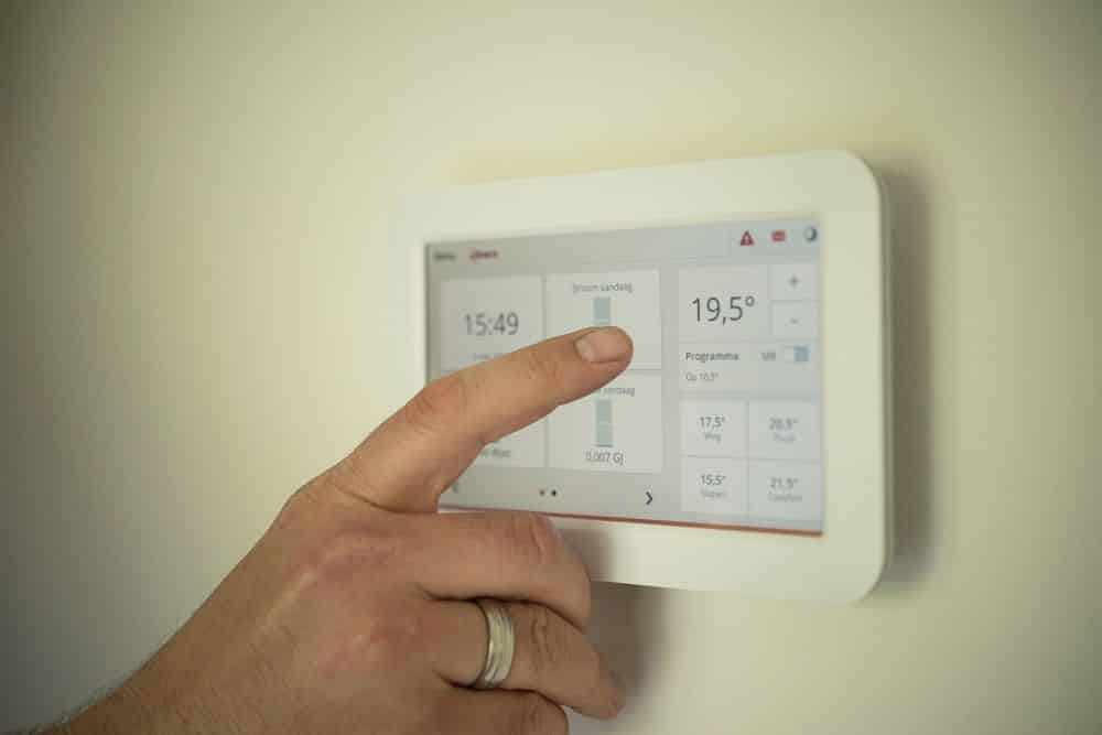Thermostat Installation & Replacement image